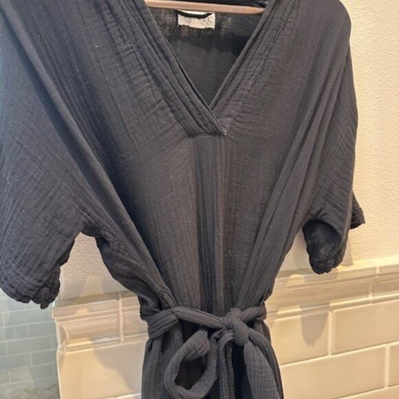 Velvet by Graham & Spencer Gauze Dress: Priced to Sell! - Picture 2 of 4